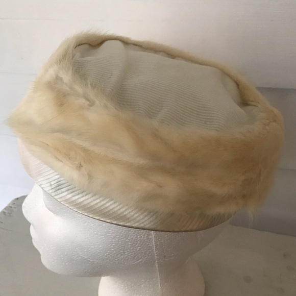 Vintage 1950 White Mink Pillbox Hat Grand Prix Chapeau - Picture 3 of 6